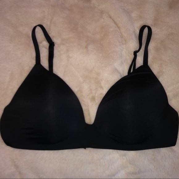 Victoria's Secret Other - Victoria’s Secret - 34C Black T-shirt Bras